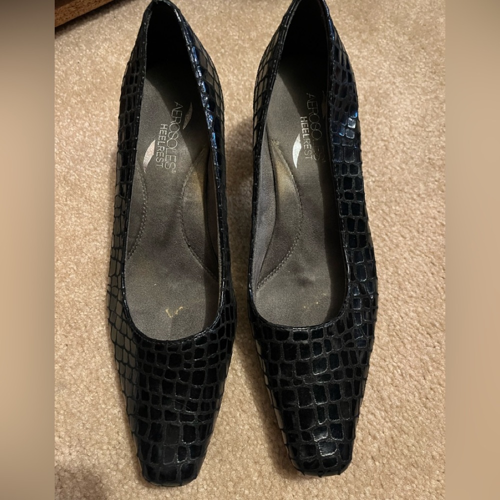 Aerosoles Women's Navy Croc-Embossed Pumps